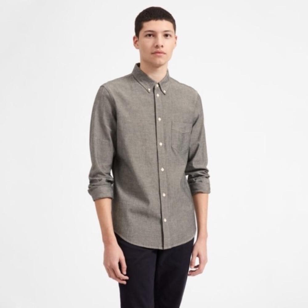 Men’s everlane grey chambray button-up
